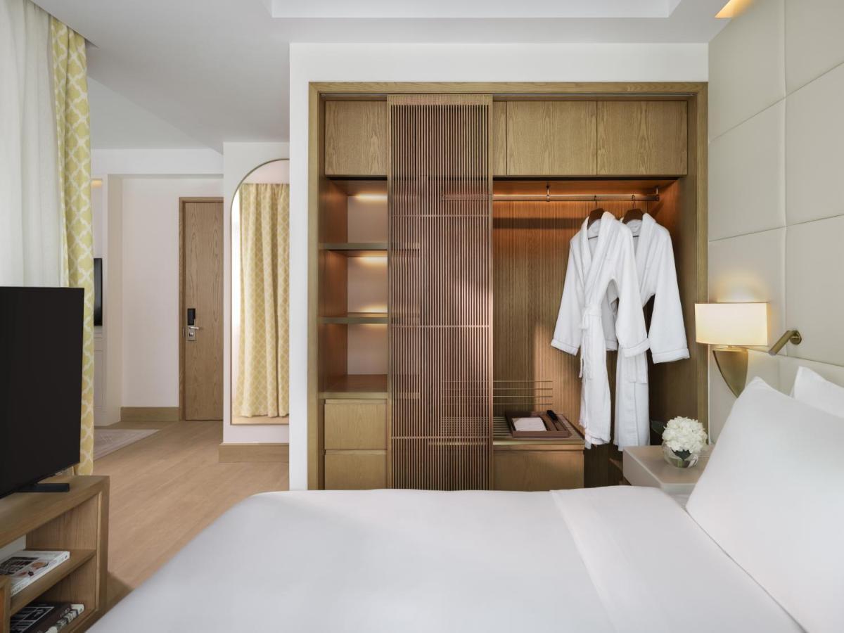 Hotel Lanson Place Causeway Bay,